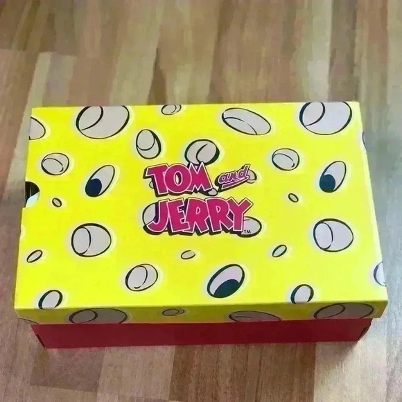 💰HUGE CLEARANCE SALE 💰 Reebok Tom & Jerry Furry Fluffy Womens Shoes - Picture 5 of 14